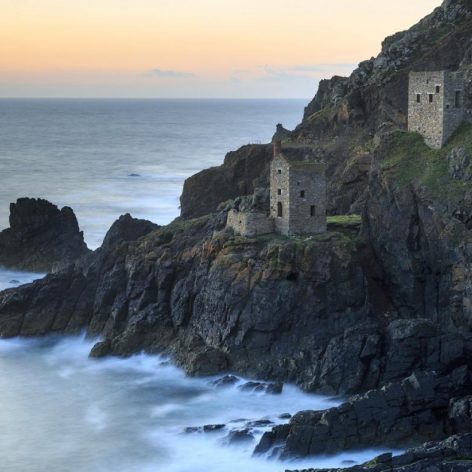 Dramatic cliffs at Botallack