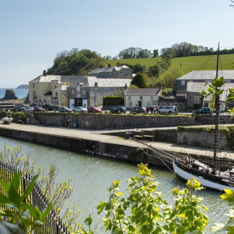 Cornish town and harbour